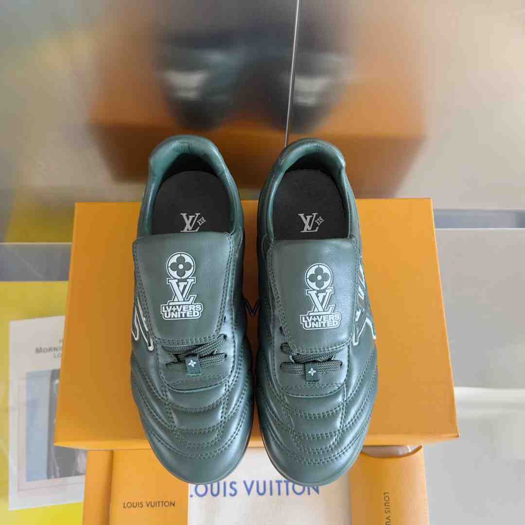 Louis Vuitton LV Footprint Soccer Sneaker   1AHDPP - 