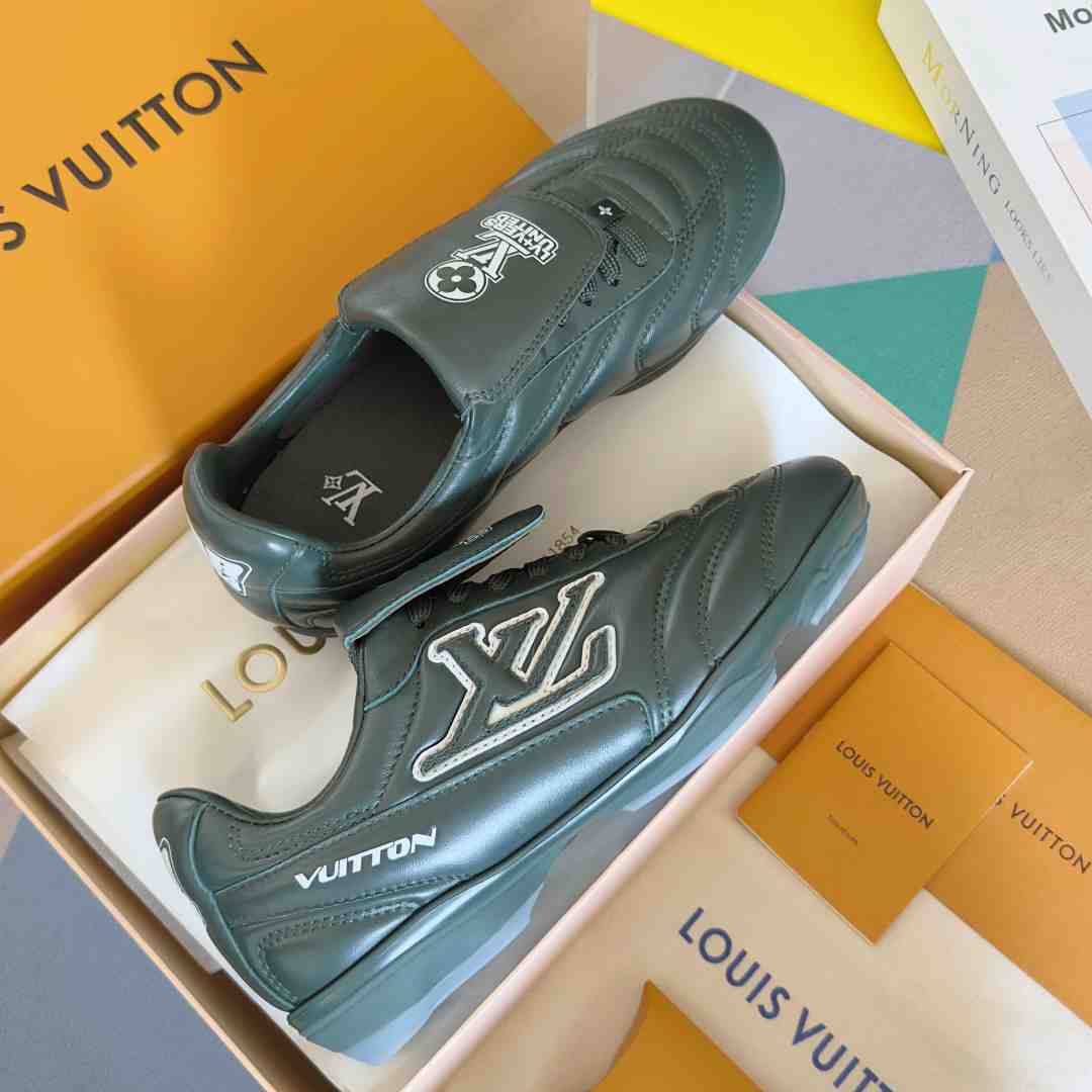 Louis Vuitton LV Footprint Soccer Sneaker   1AHDPP - 