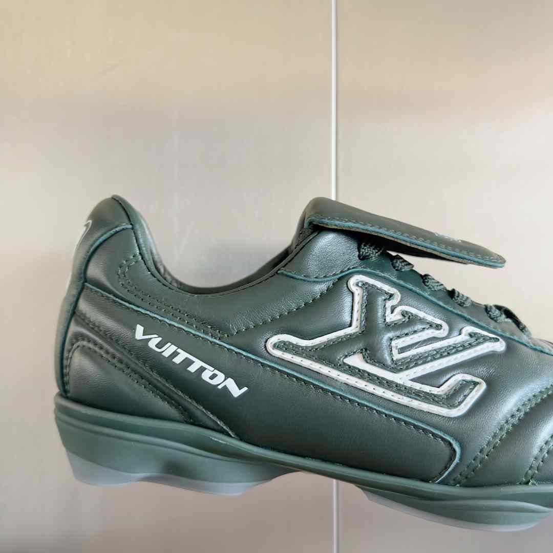 Louis Vuitton LV Footprint Soccer Sneaker   1AHDPP - 