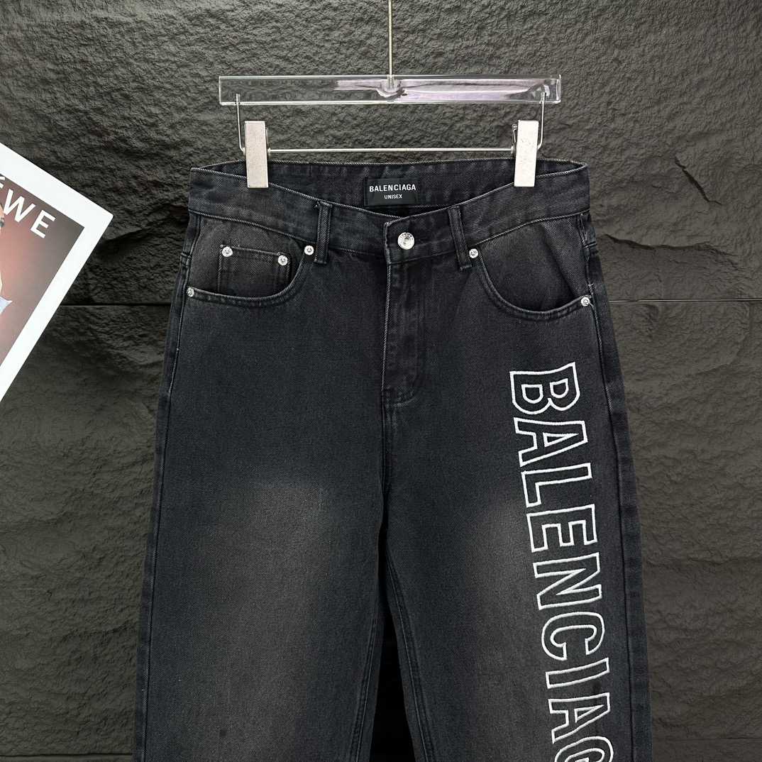 Balenciaga Baggy Jeans - 