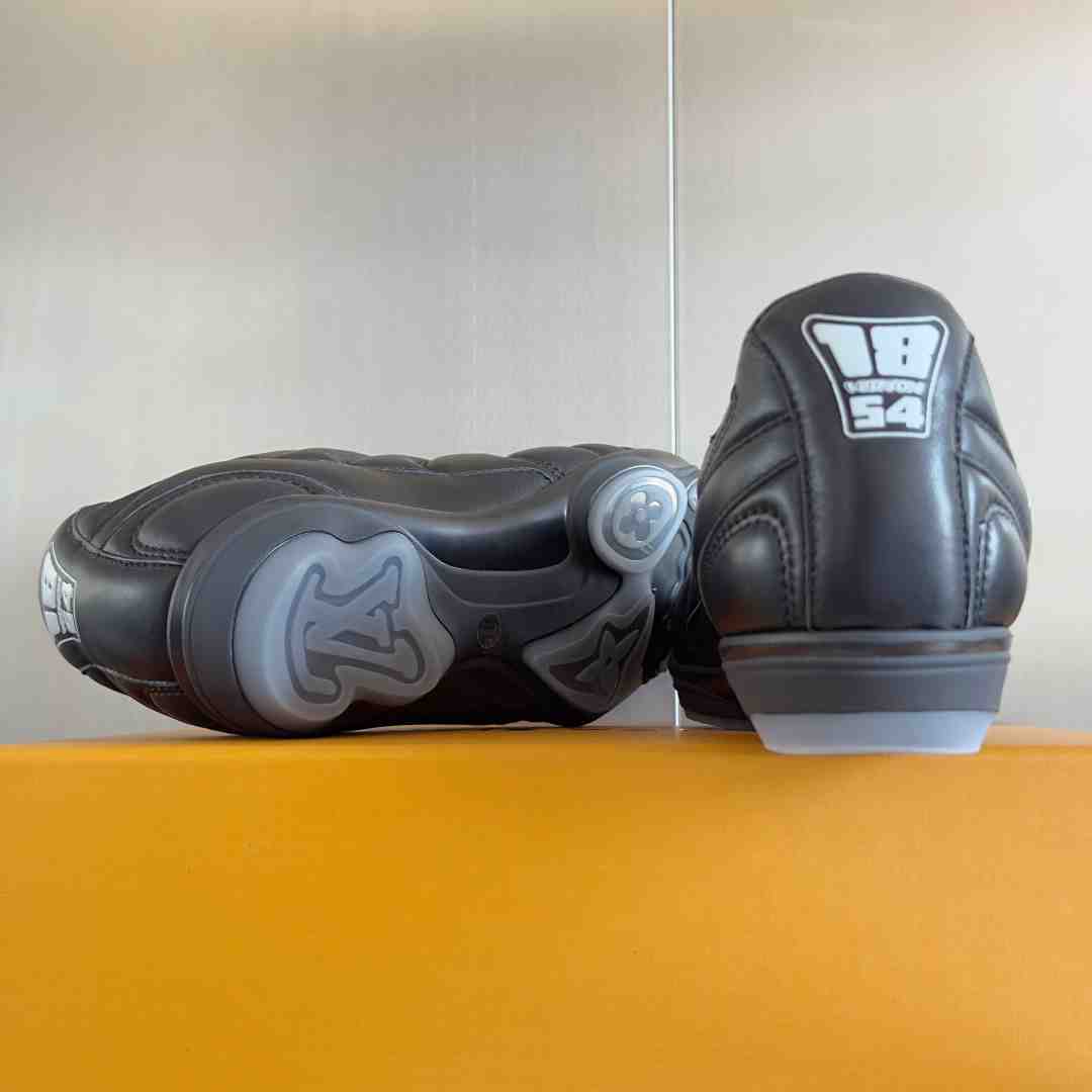 Louis Vuitton LV Footprint Soccer Sneaker   1AHAI1 - 