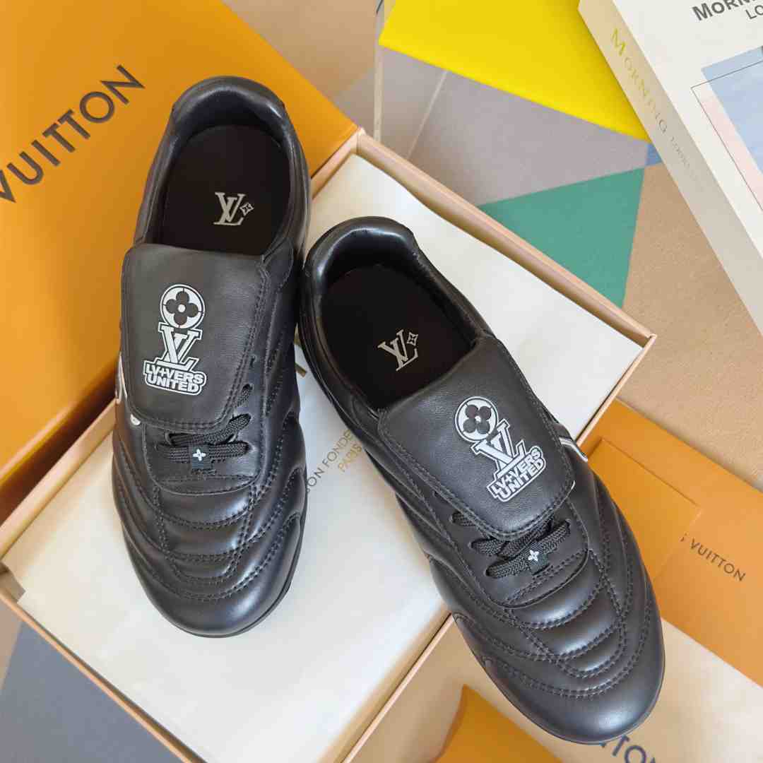 Louis Vuitton LV Footprint Soccer Sneaker   1AHAI1 - 