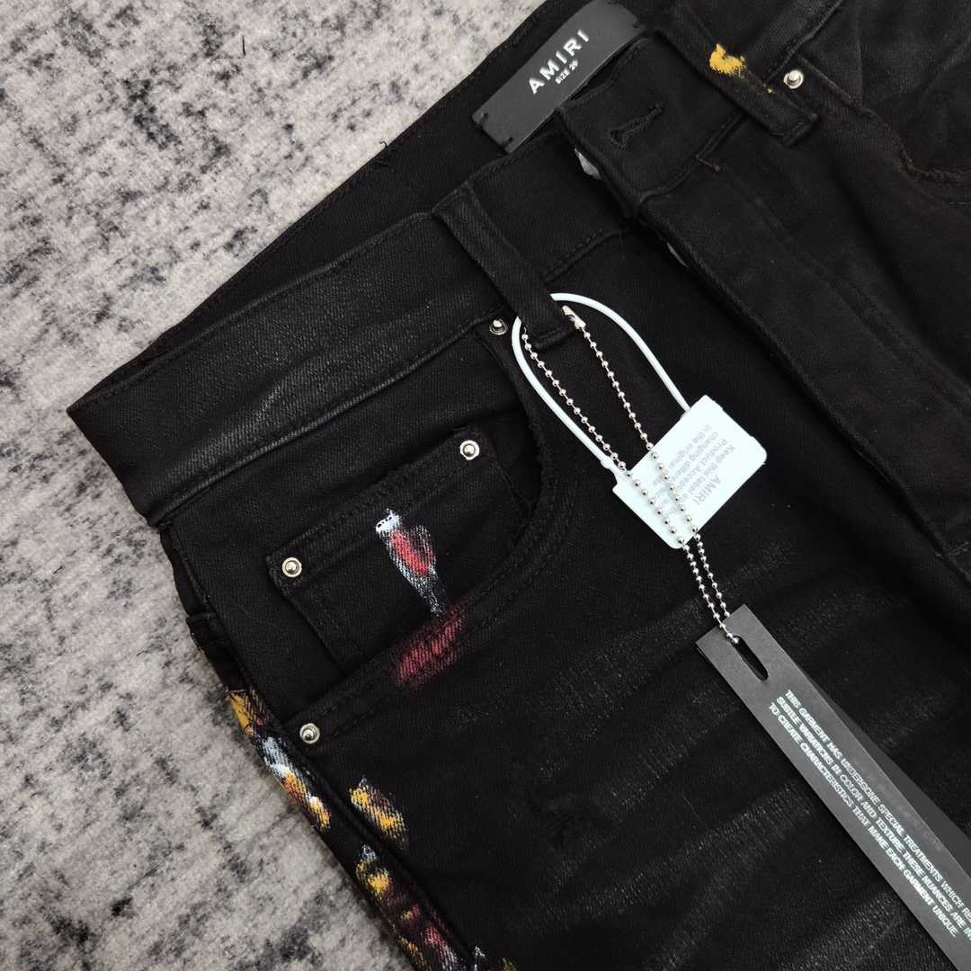 Amiri Slim Fit Jeans    691 - 