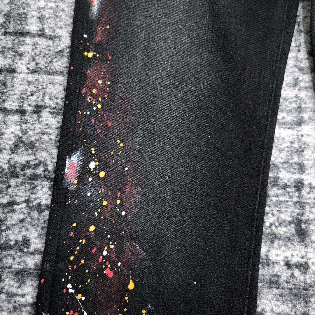 Amiri Slim Fit Jeans    691 - 