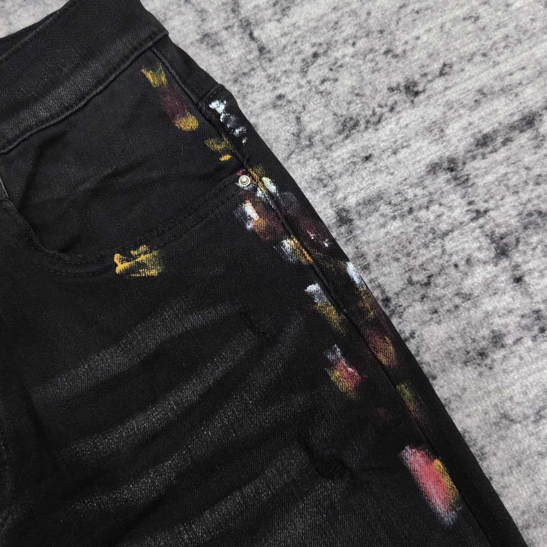 Amiri Slim Fit Jeans    691 - 