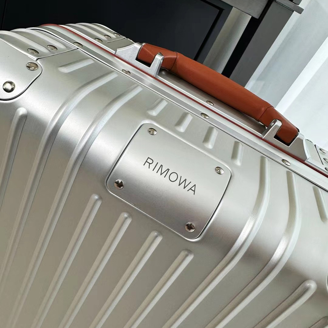 Rimowa Luggage    - 