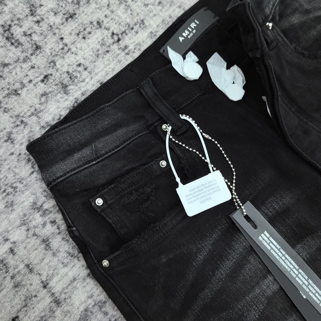 Amiri Slim Fit Jeans    700 - 