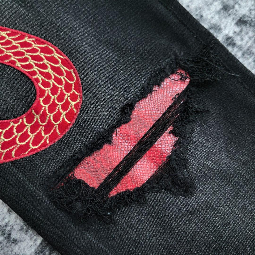 Amiri Slim Fit Jeans    700 - 
