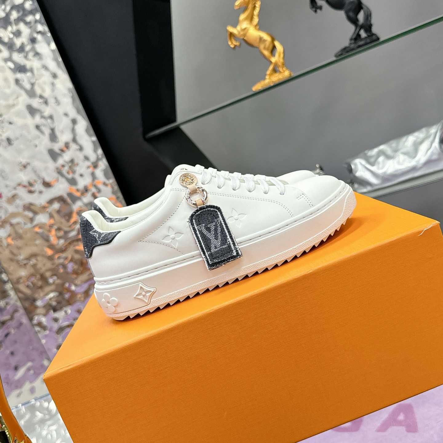 Louis Vuitton Time Out Sneaker  1AGUYA - DesignerGu