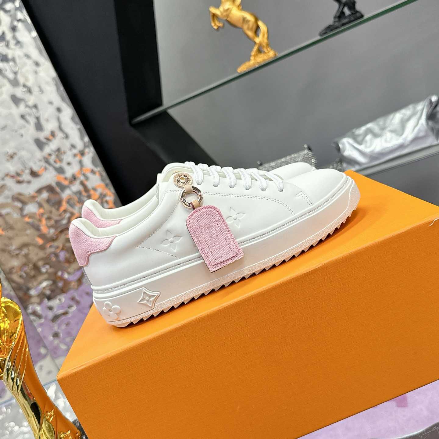 Louis Vuitton Time Out Sneaker  1AGUXU - DesignerGu