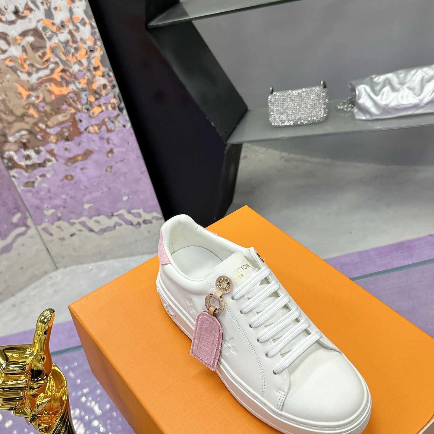 Louis Vuitton Time Out Sneaker  1AGUXU - DesignerGu