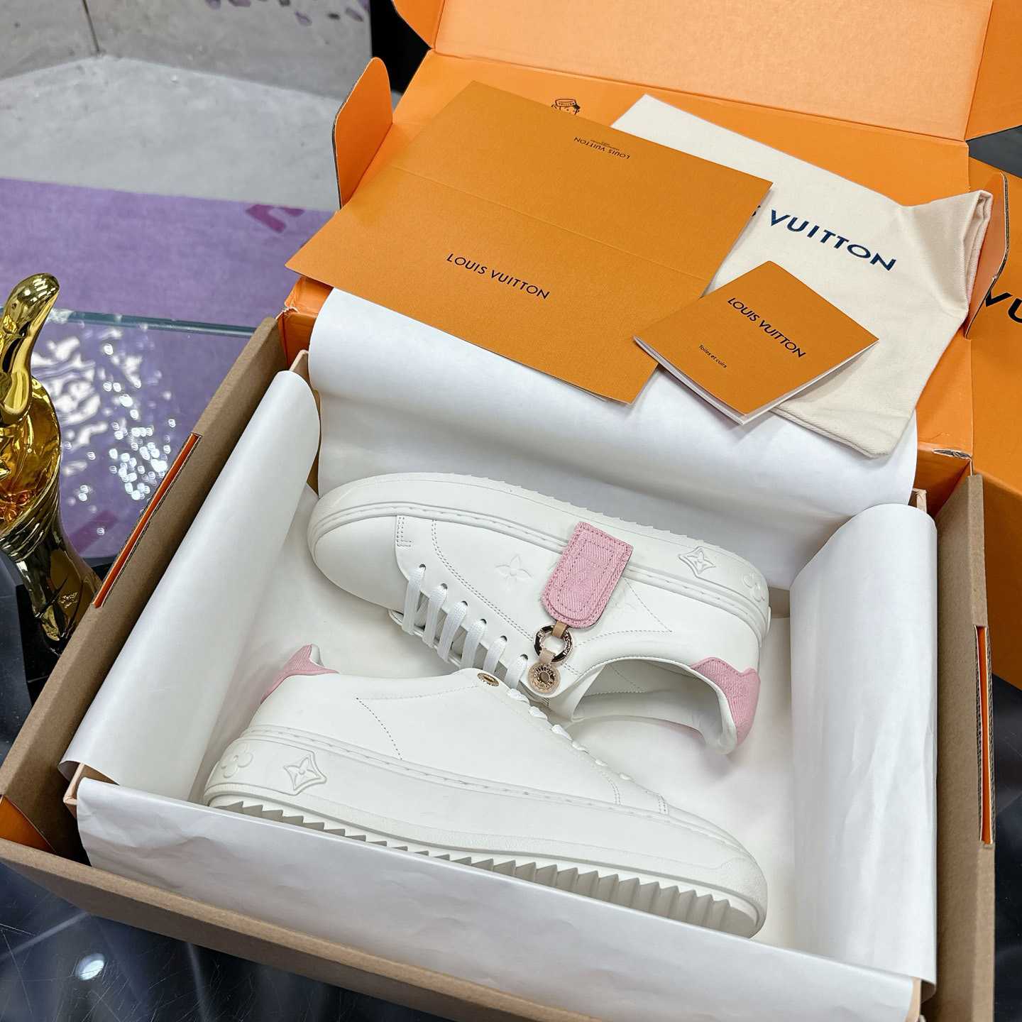 Louis Vuitton Time Out Sneaker  1AGUXU - DesignerGu