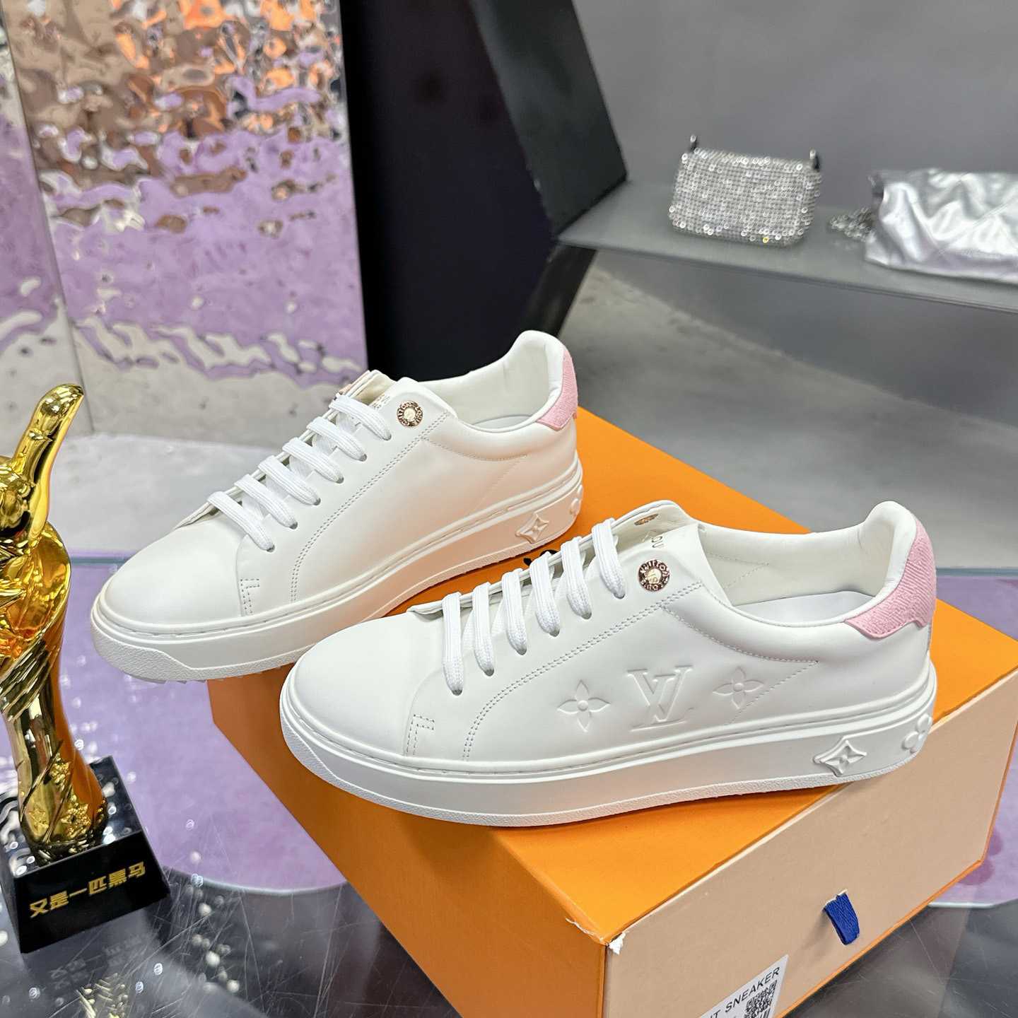 Louis Vuitton Time Out Sneaker  1AGUXU - DesignerGu