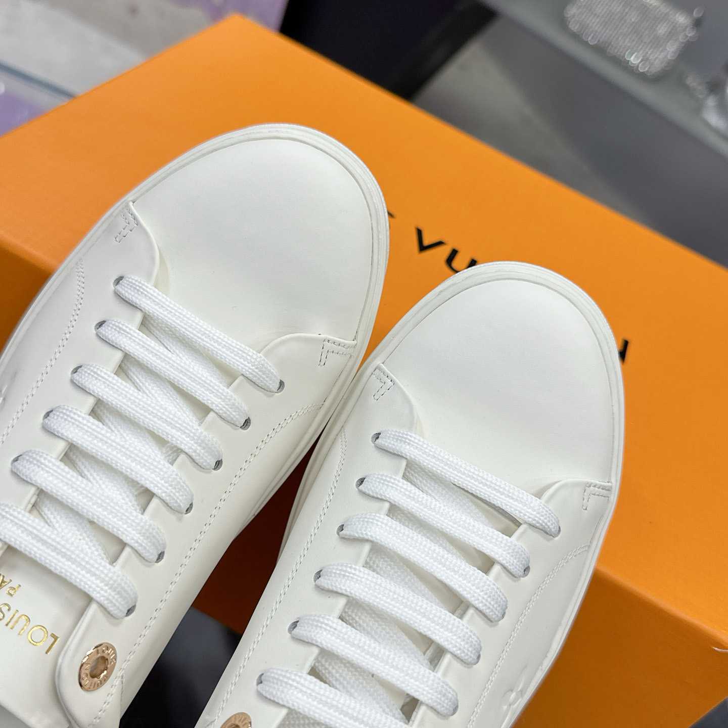 Louis Vuitton Time Out Sneaker  1AGUXU - DesignerGu