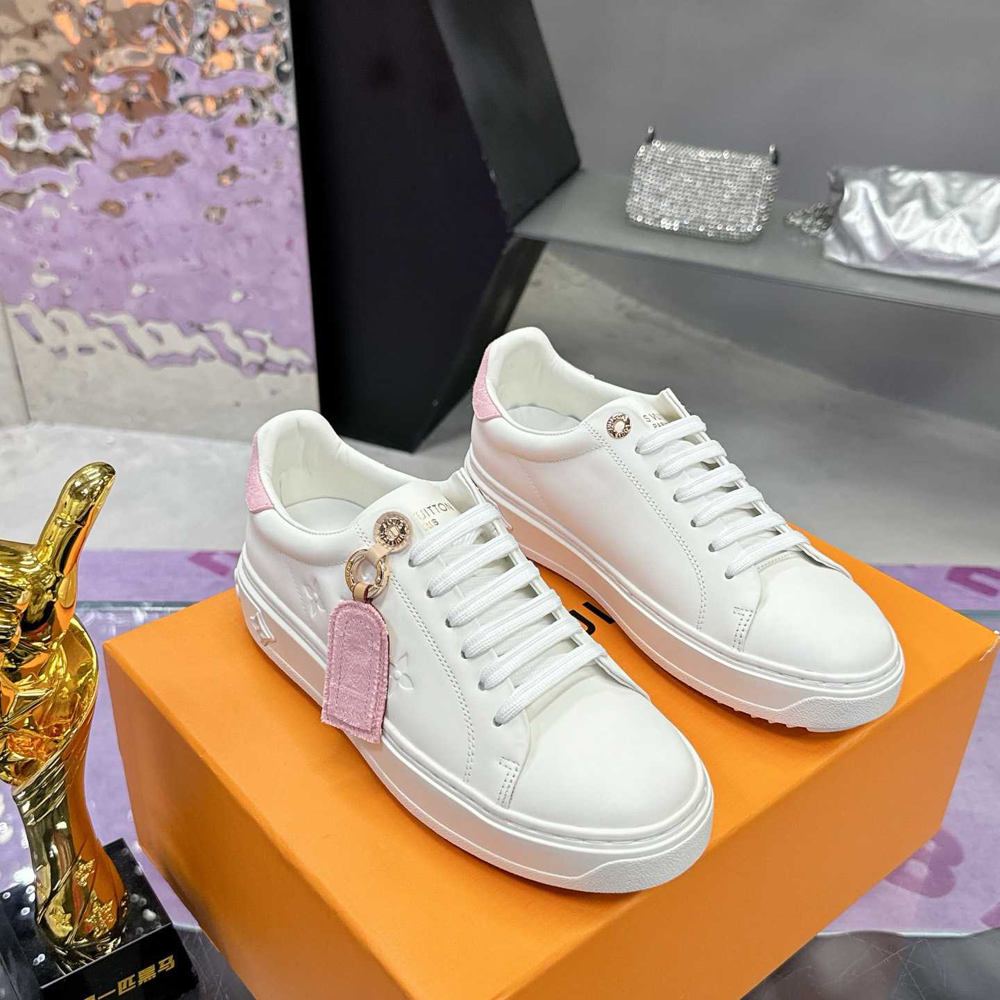 Louis Vuitton Time Out Sneaker  1AGUXU - DesignerGu