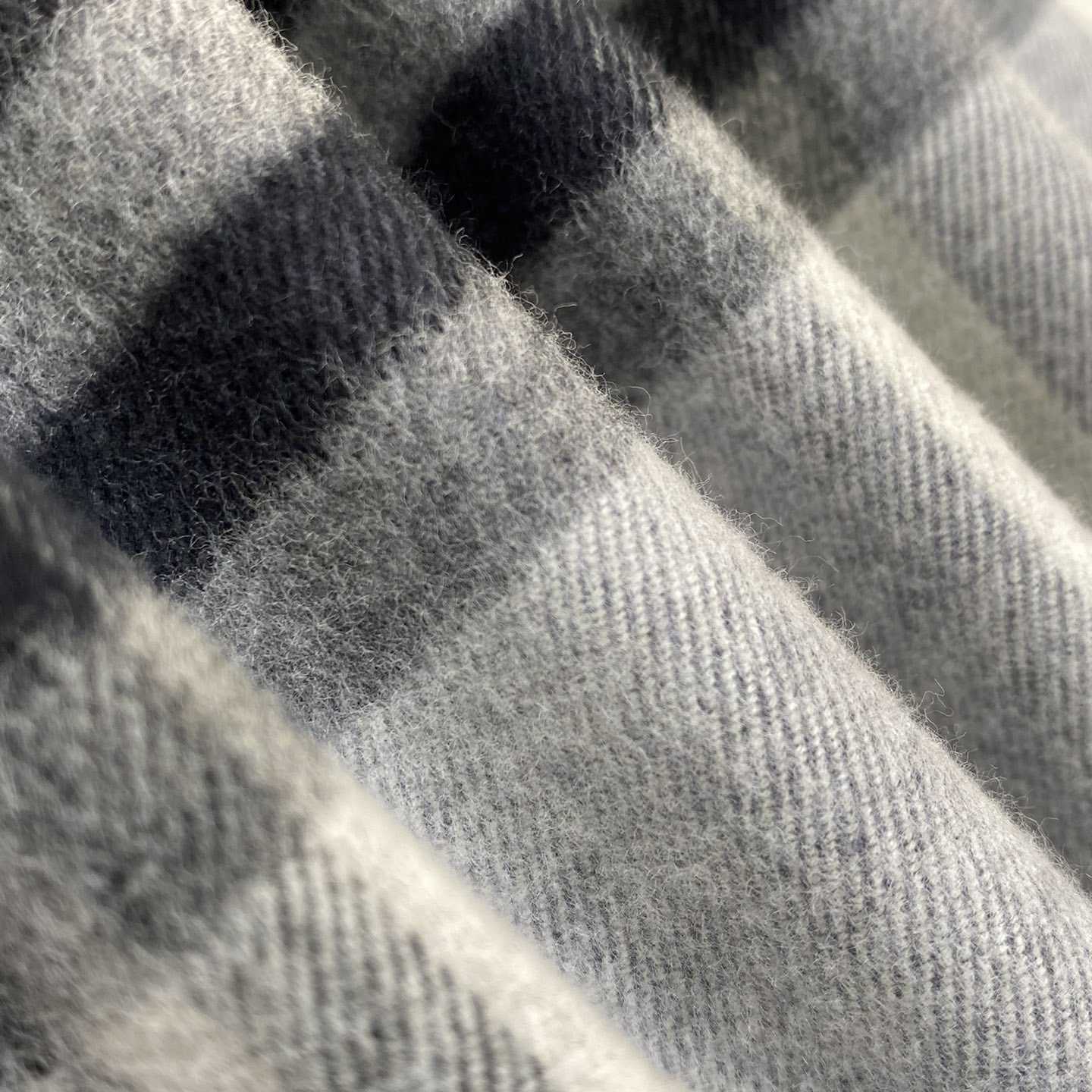 Louis Vuitton Long-Sleeved Cotton Flannel Shirt  1AFXST - 