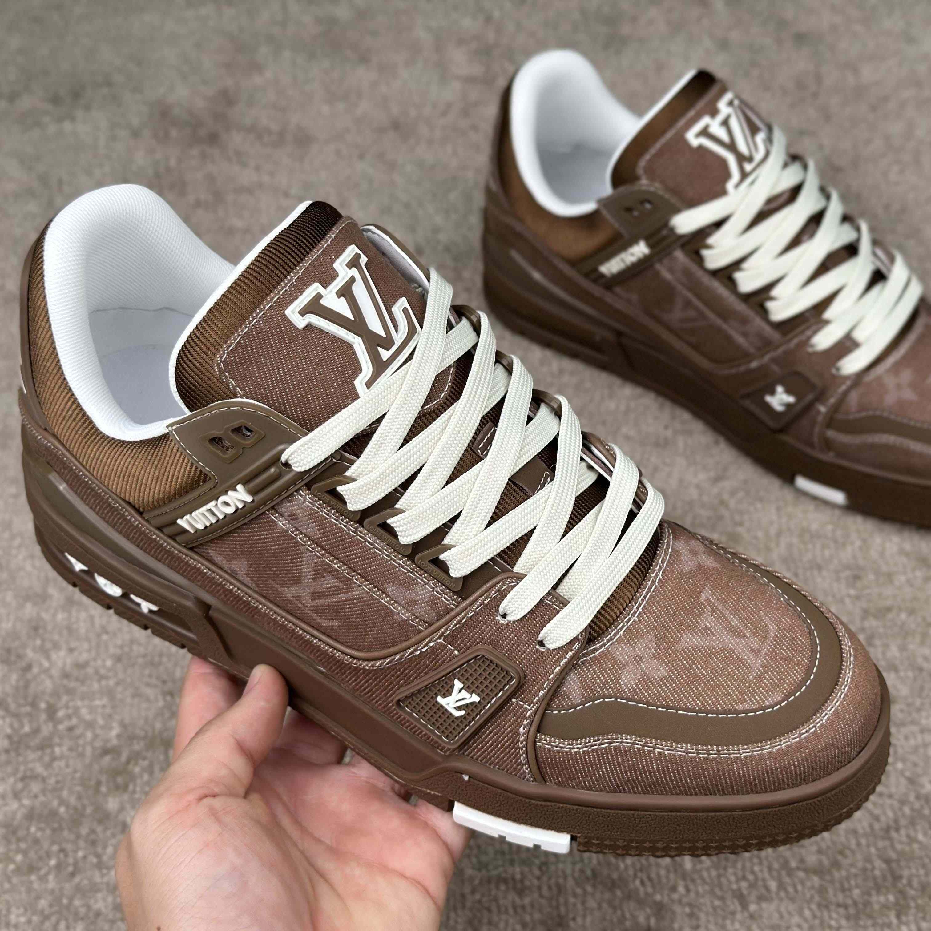 Louis Vuitton LV Trainer Sneaker   1AHT23 - 