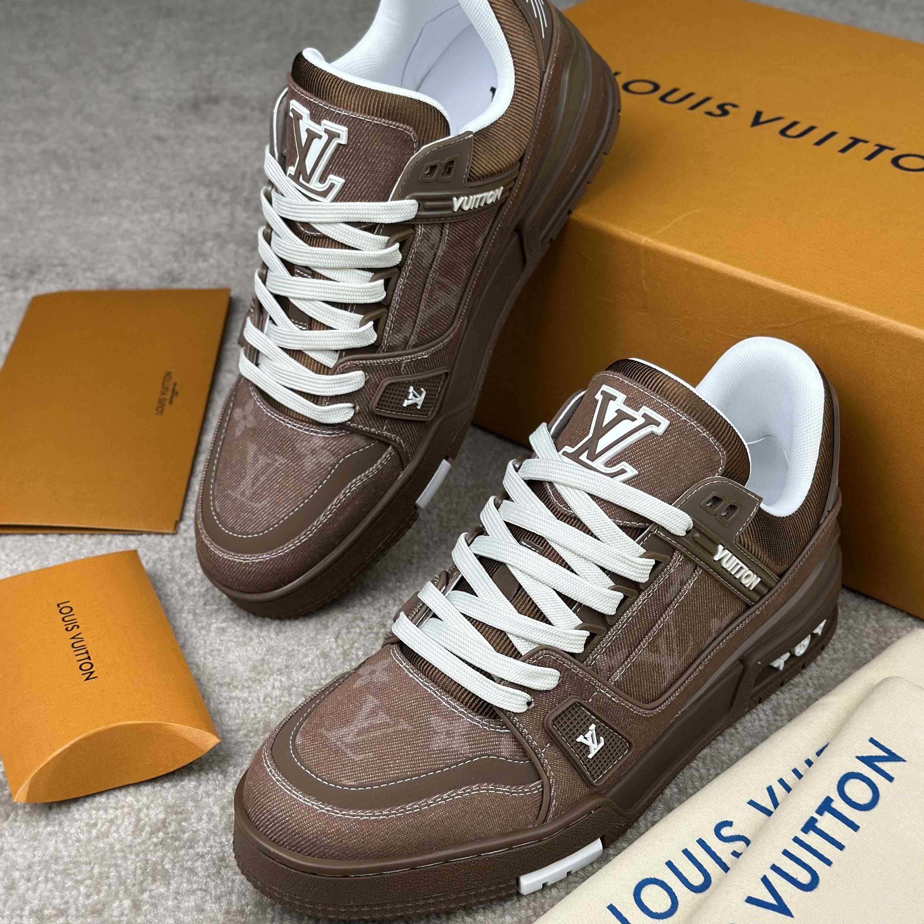 Louis Vuitton LV Trainer Sneaker   1AHT23 - 