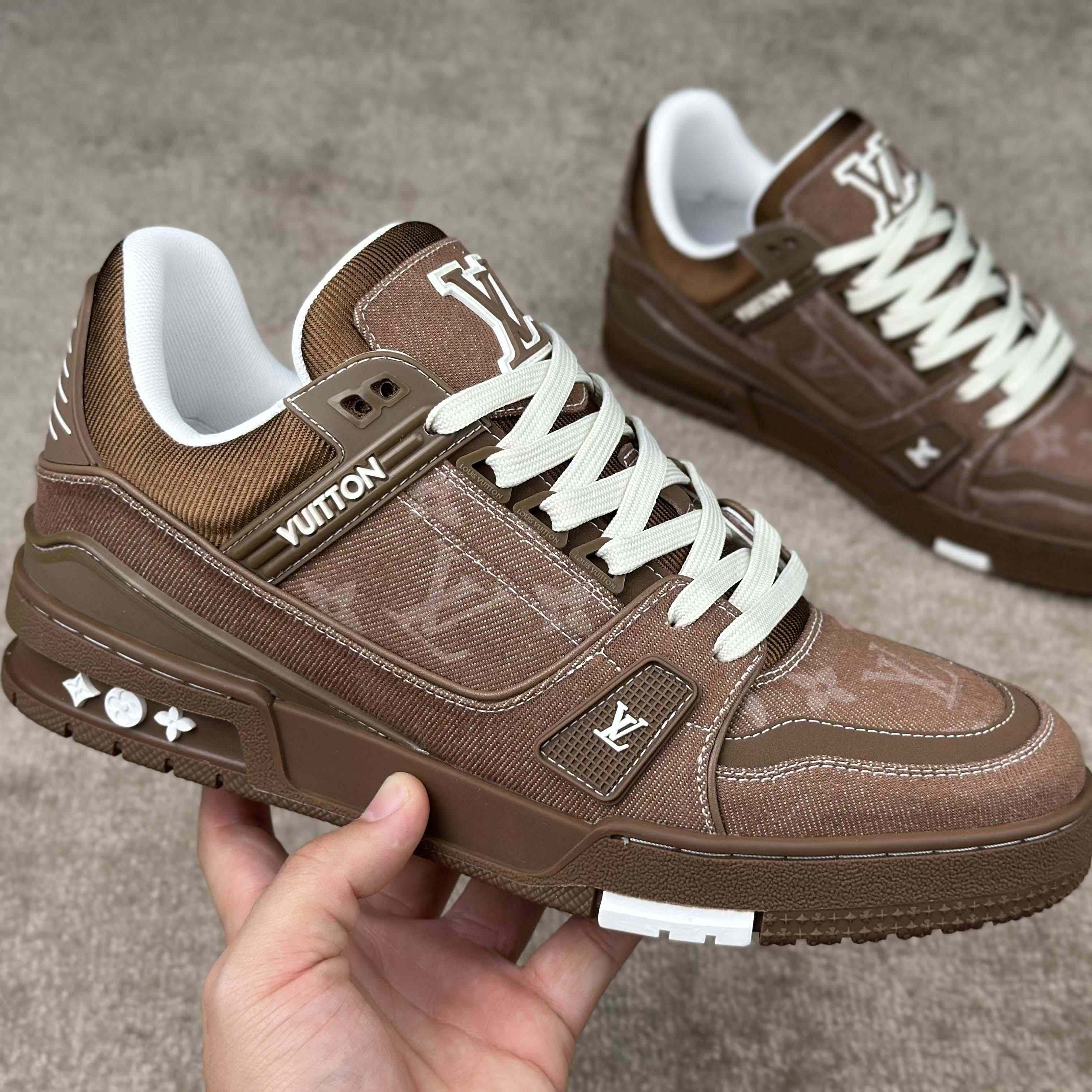 Louis Vuitton LV Trainer Sneaker   1AHT23 - 