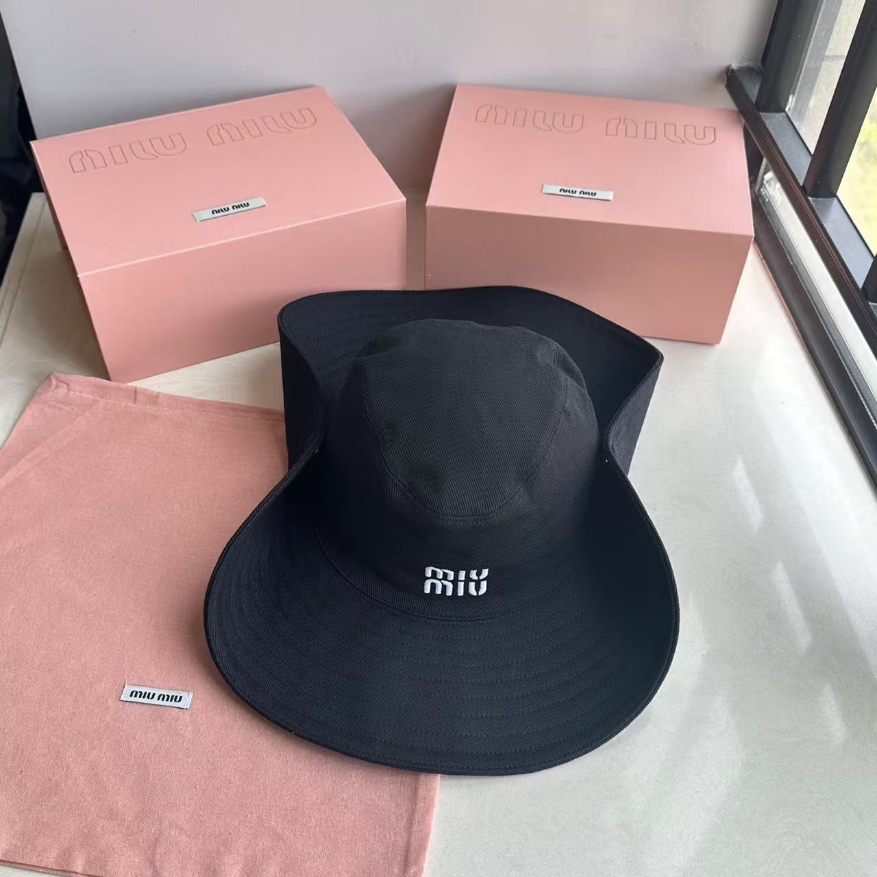 Miu Miu Hat - DesignerGu