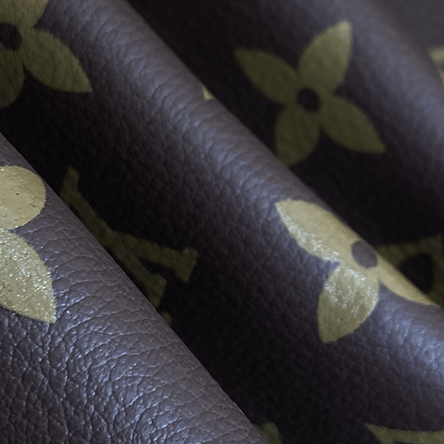 Louis Vuitton Embellished Leather Trucker Jacket  1AHBYF - DesignerGu