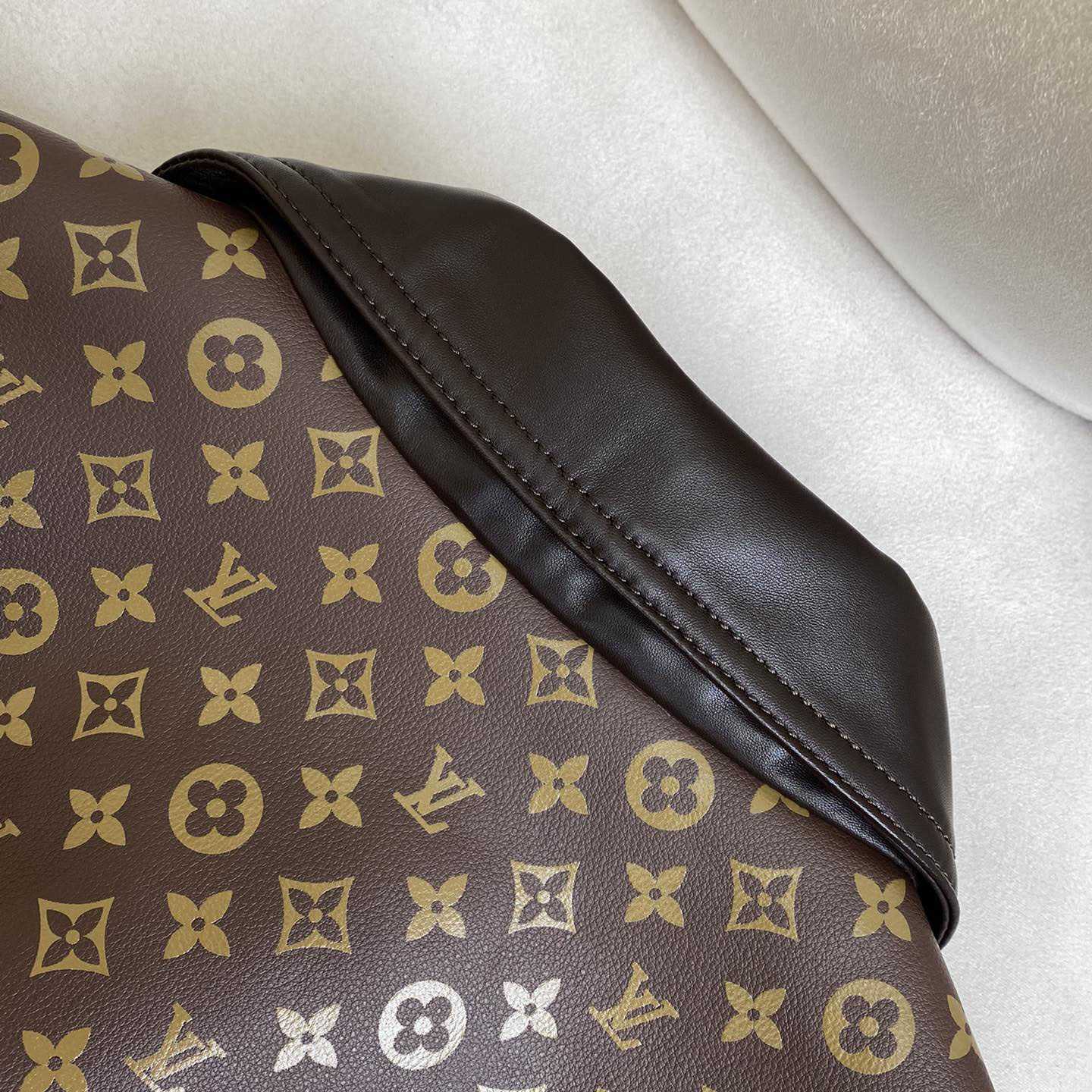 Louis Vuitton Embellished Leather Trucker Jacket  1AHBYF - DesignerGu