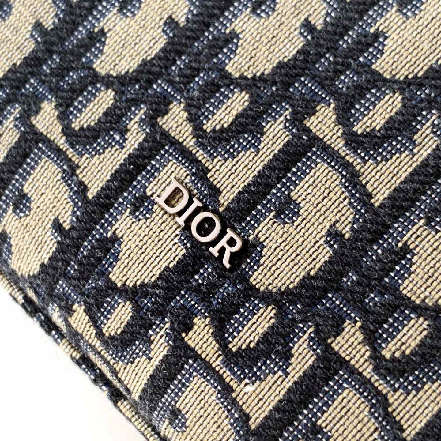 Dior Saddle A5 Triangle Pouch  - DesignerGu