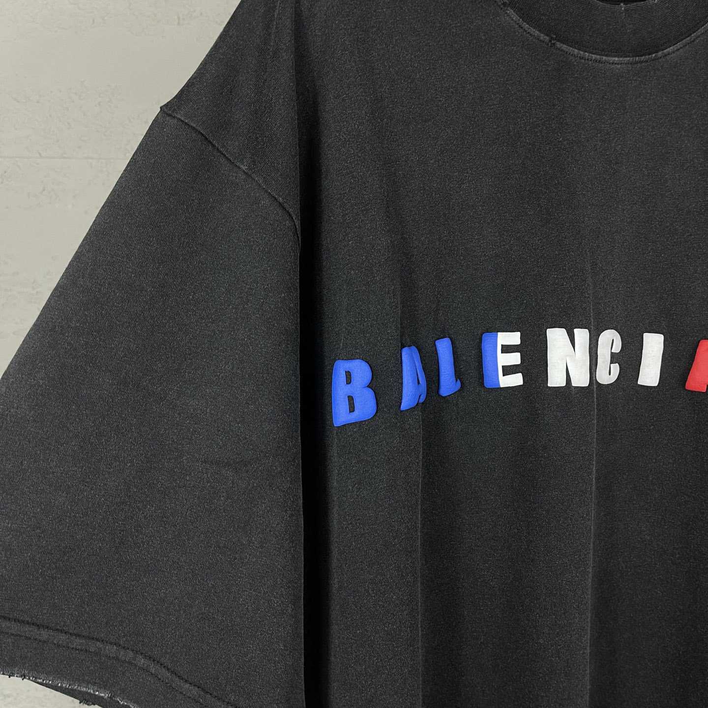Balenciaga International Short Sleeve Cropped T-Shirt - DesignerGu