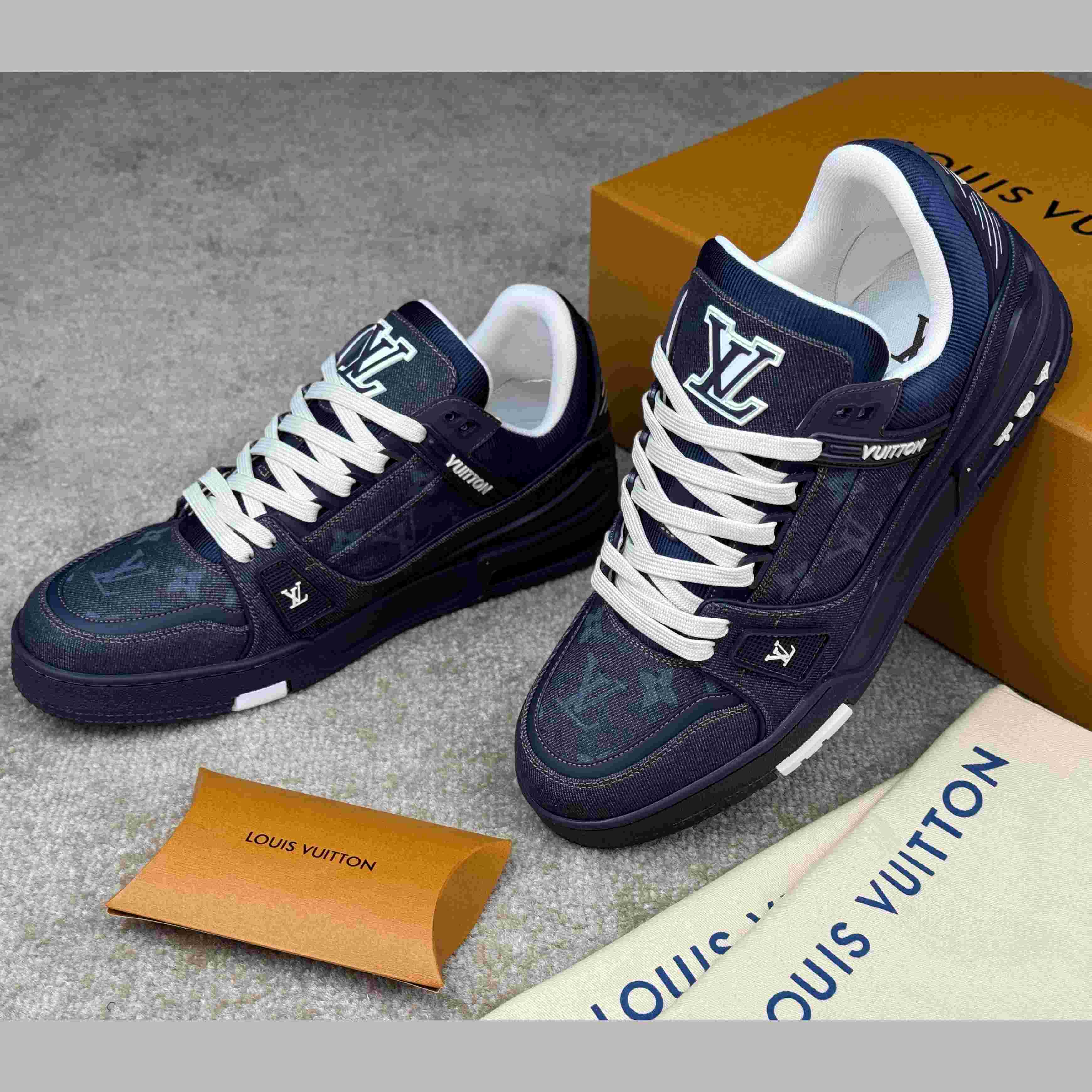 Louis Vuitton LV Trainer Sneaker  1AHT51 - DesignerGu