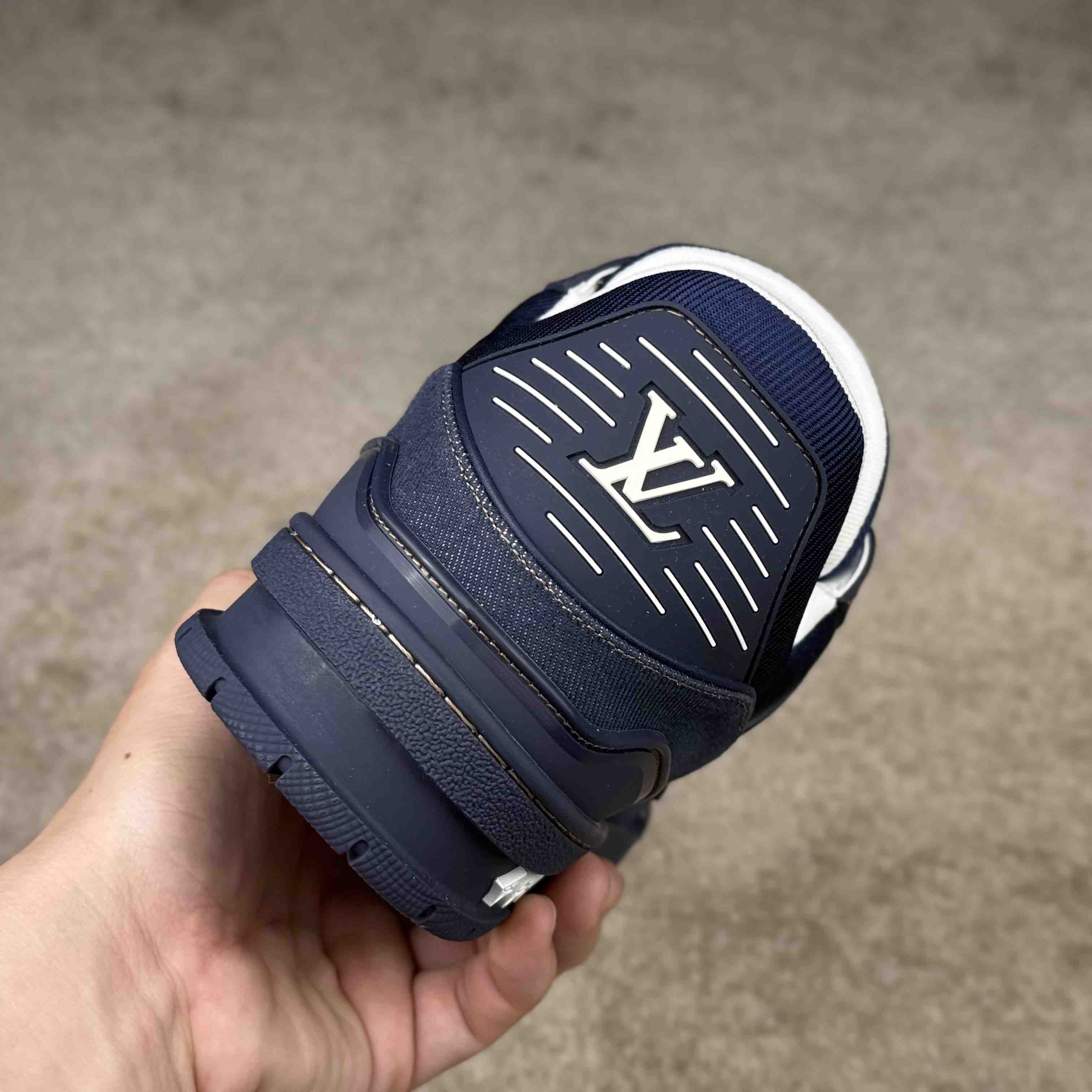Louis Vuitton LV Trainer Sneaker  1AHT51 - DesignerGu
