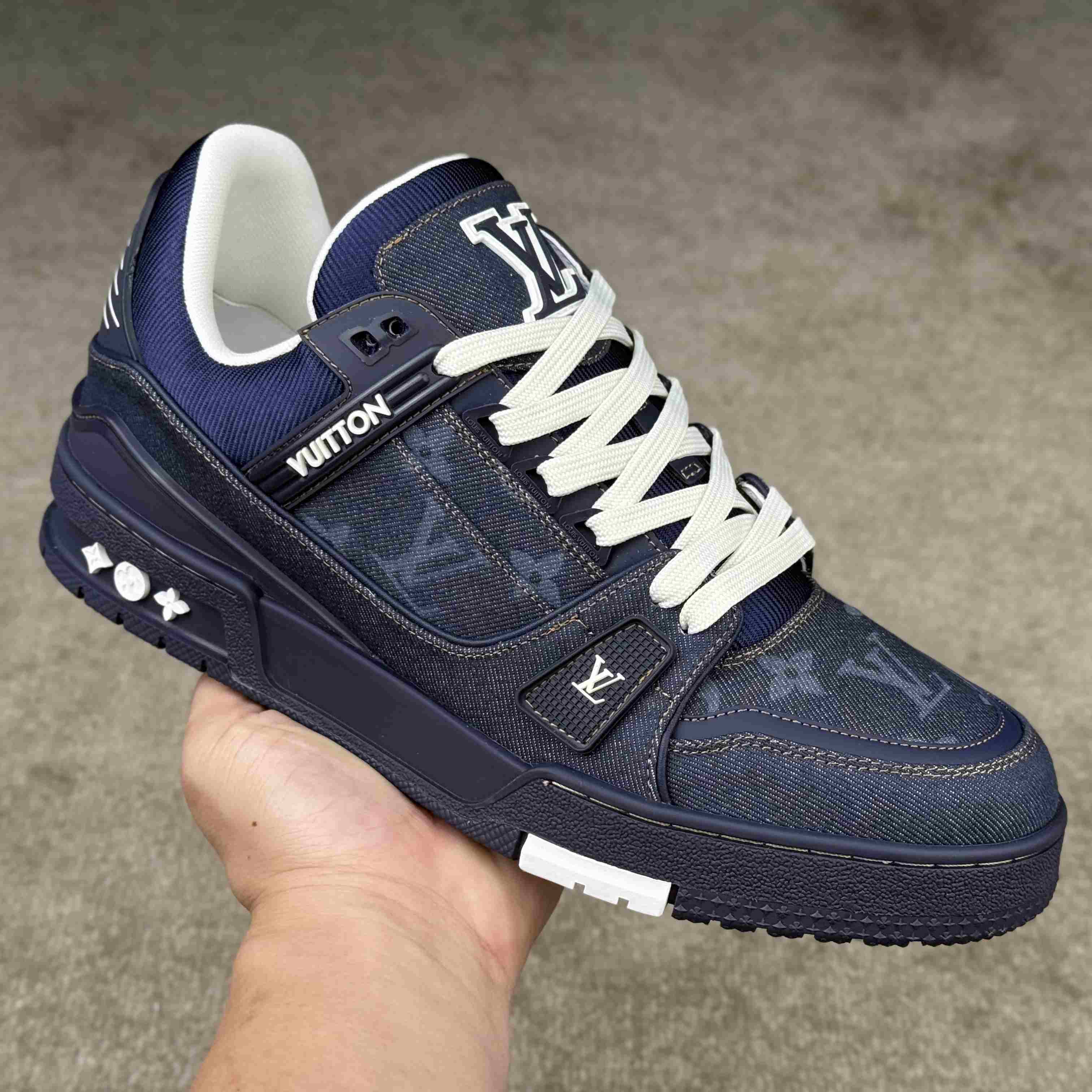 Louis Vuitton LV Trainer Sneaker  1AHT51 - DesignerGu