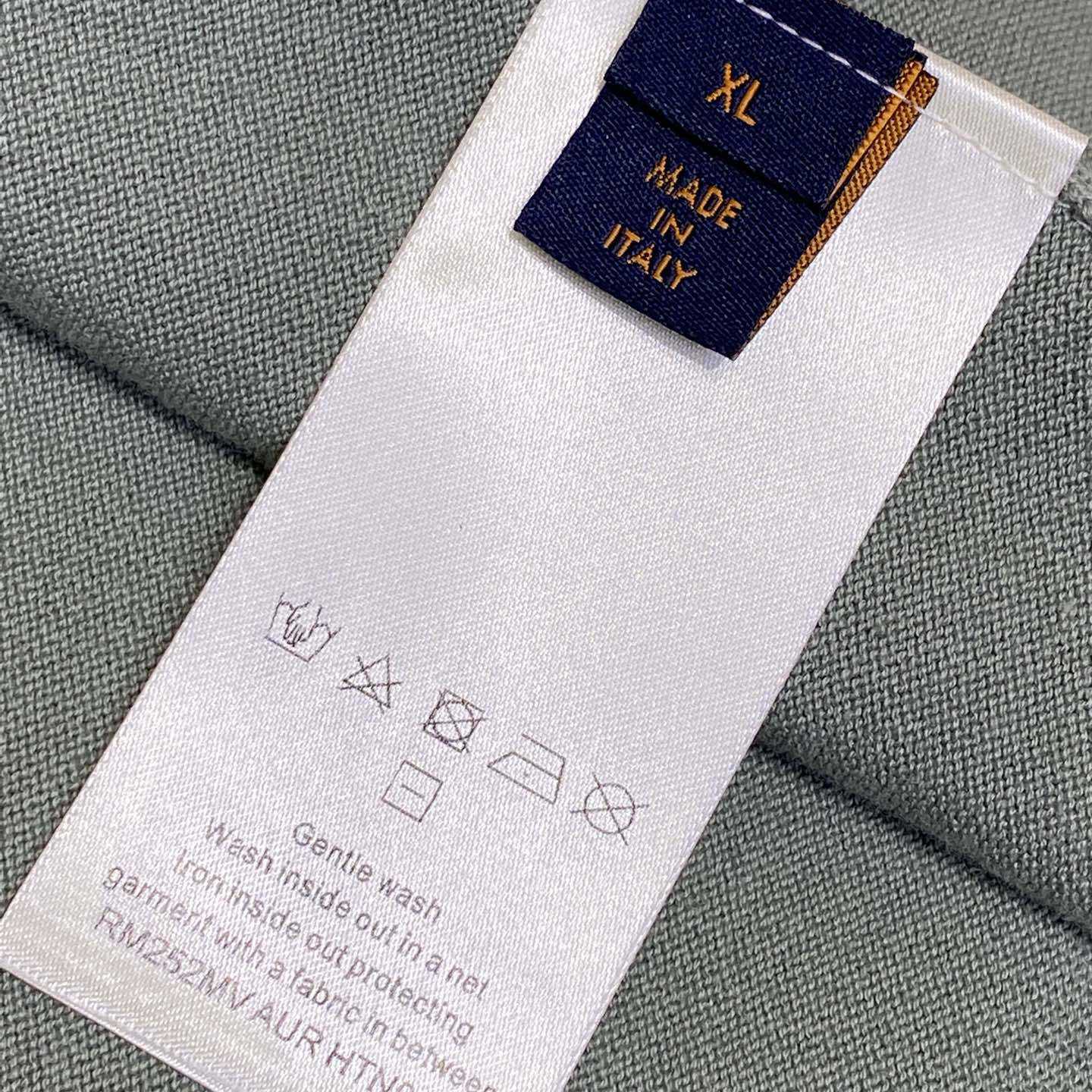 Louis Vuitton Short-Sleeved Signature Crewneck  1AHUUW - DesignerGu