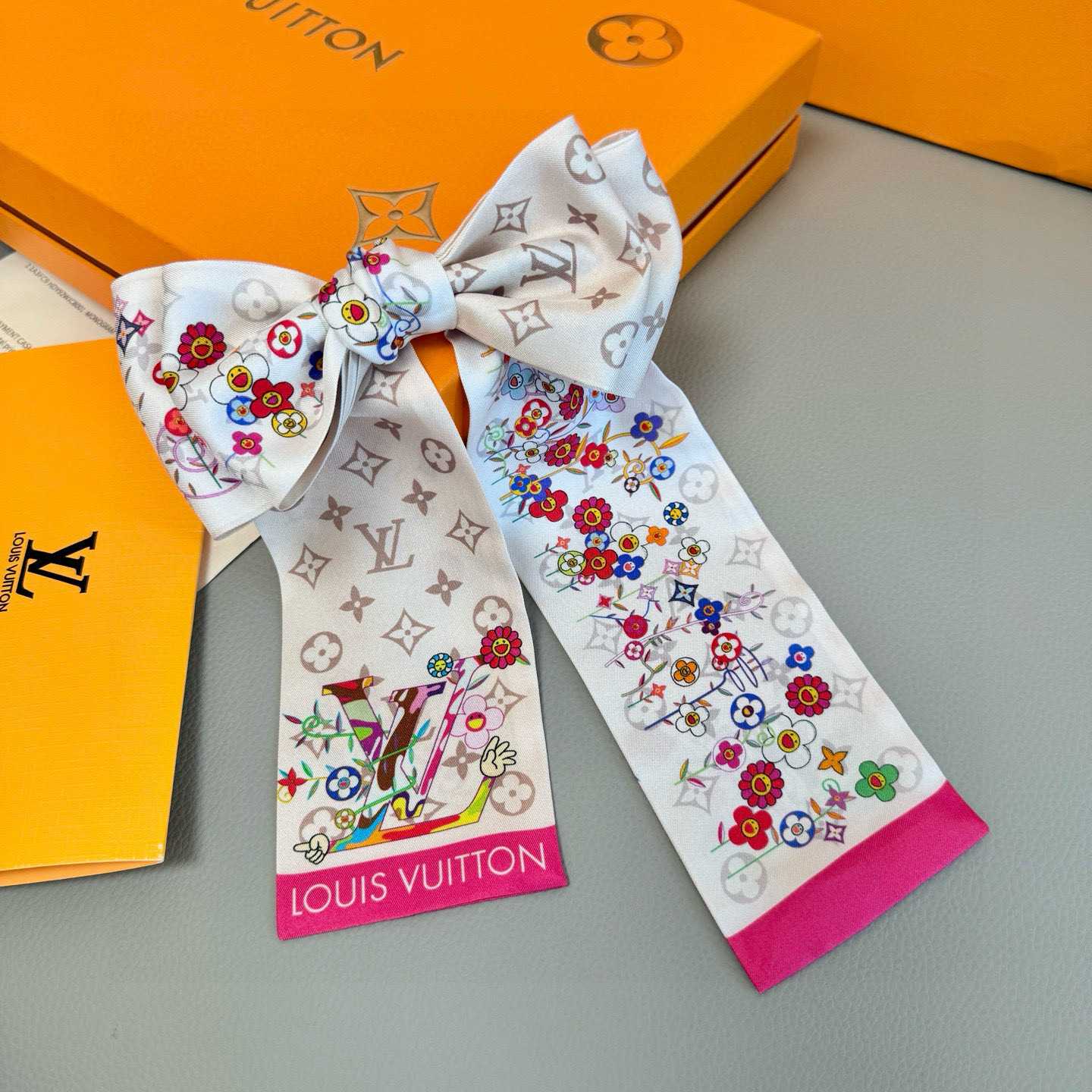 Louis Vuitton LV x TM Superflat Monogram Bandeau   M96165 - DesignerGu