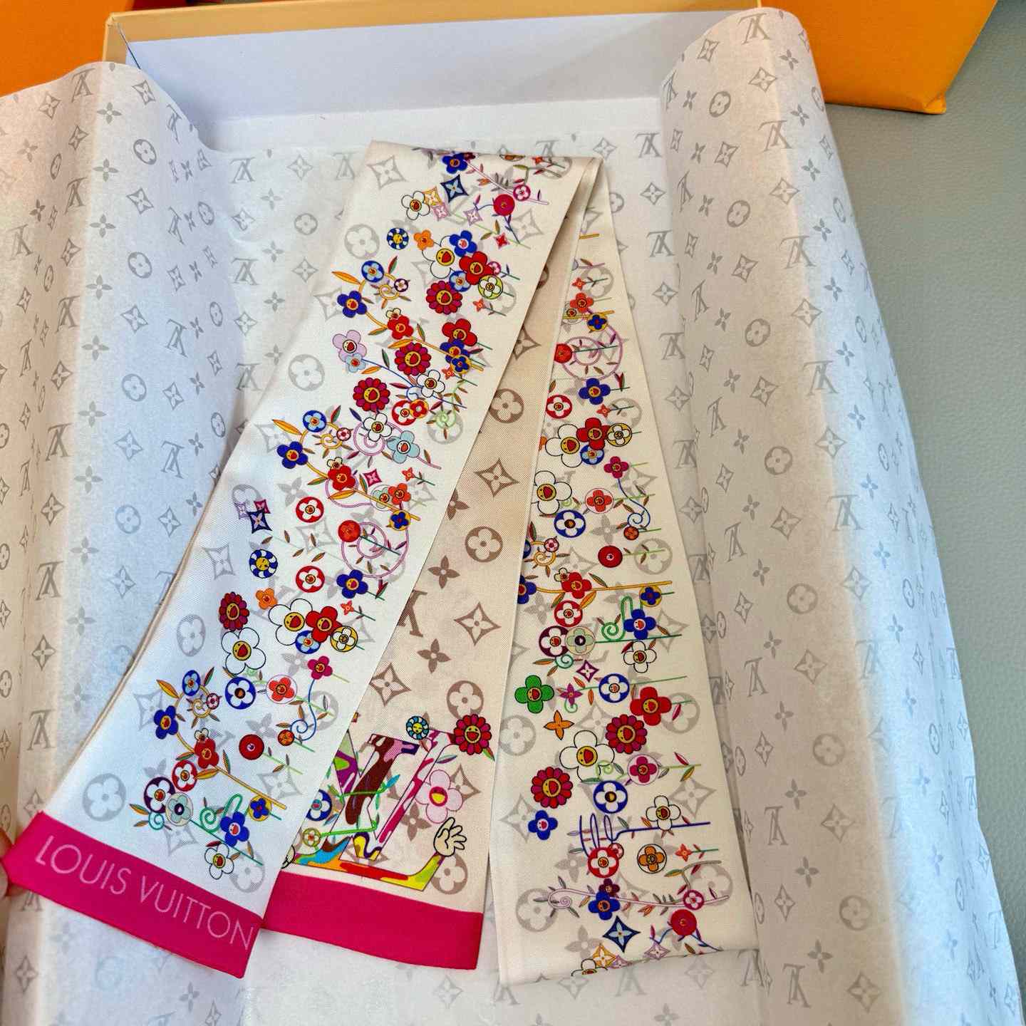 Louis Vuitton LV x TM Superflat Monogram Bandeau   M96165 - DesignerGu