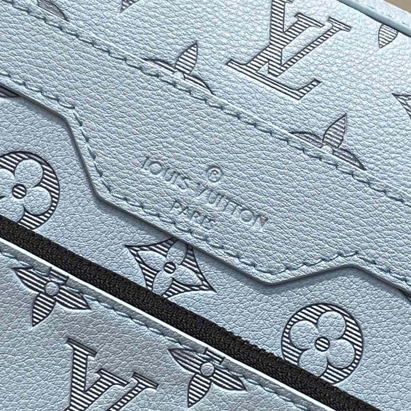 Louis Vuitton Trio Messenger   M14781 - DesignerGu