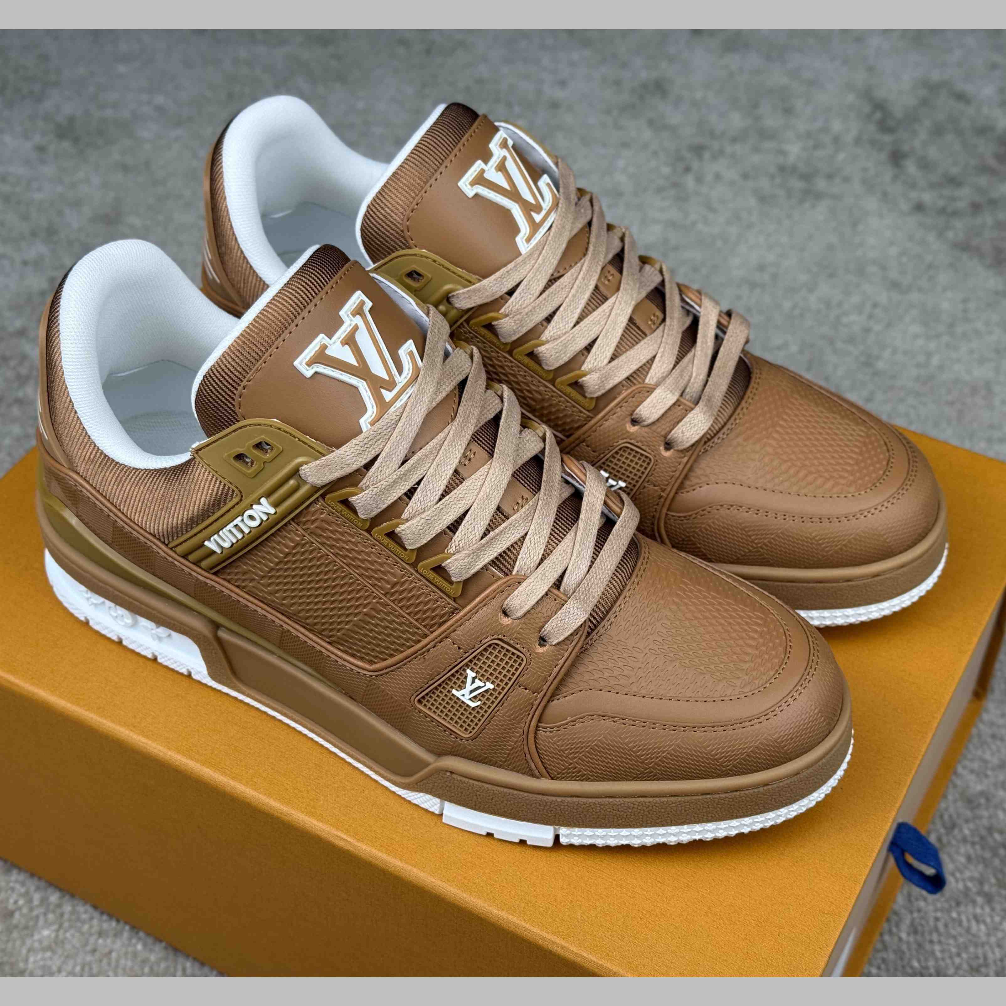 Louis Vuitton LV Trainer Sneaker   1AHTTO - DesignerGu