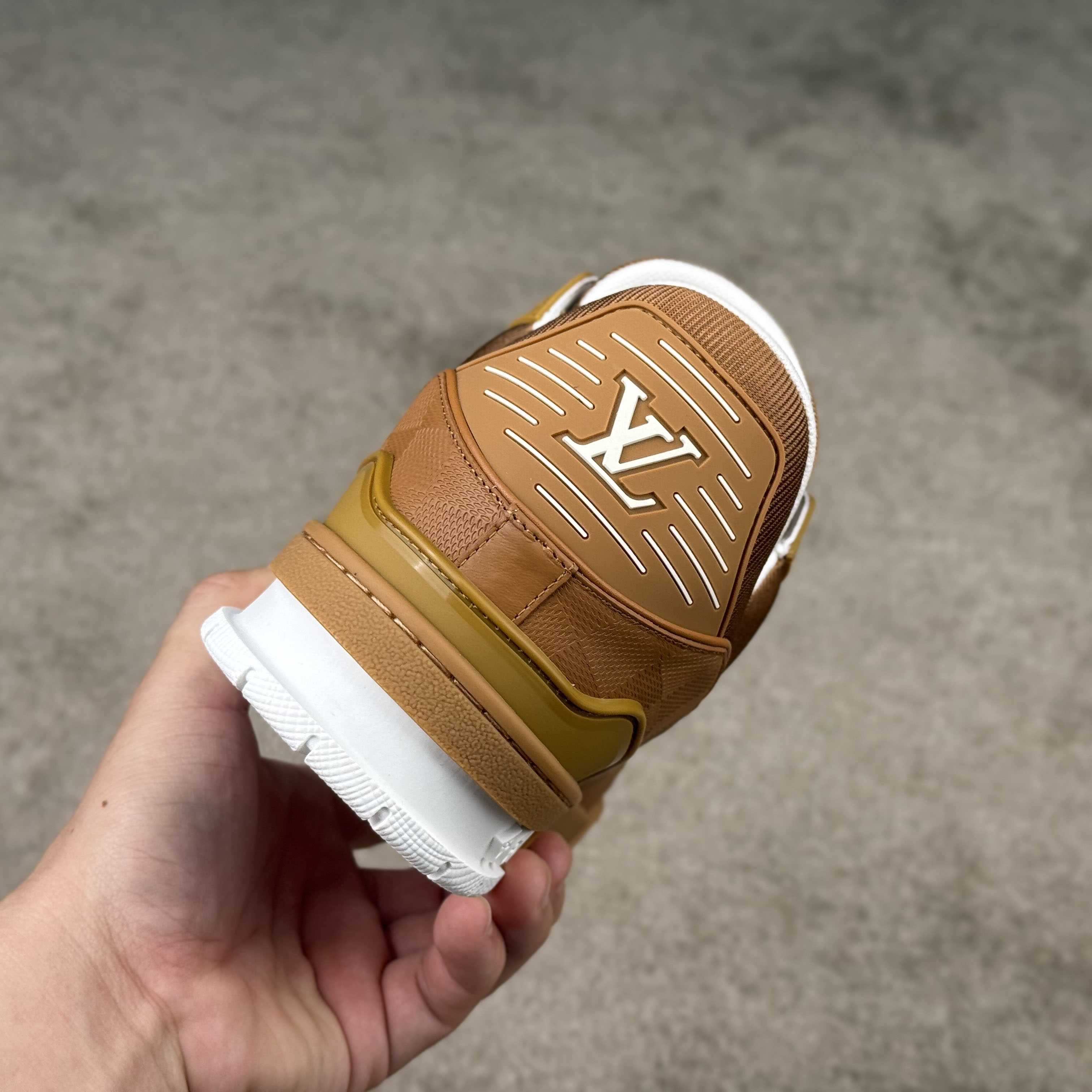 Louis Vuitton LV Trainer Sneaker   1AHTTO - DesignerGu