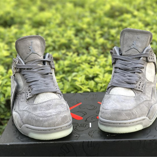 KAWS x Air Jordan 4 “Cool Grey”      - DesignerGu