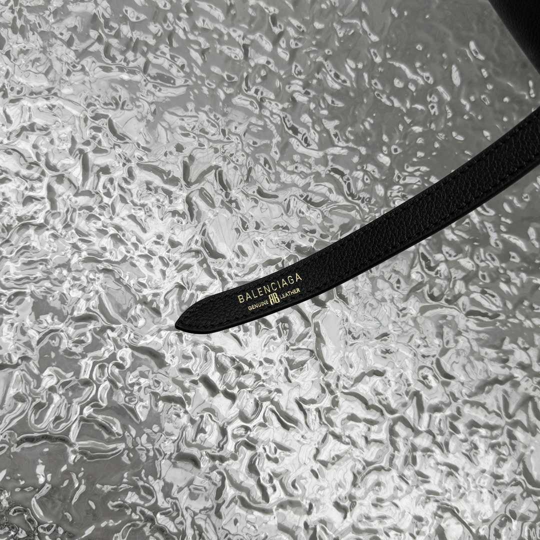 Balenciaga Carrie Bowling Bag Medium In Black  - DesignerGu