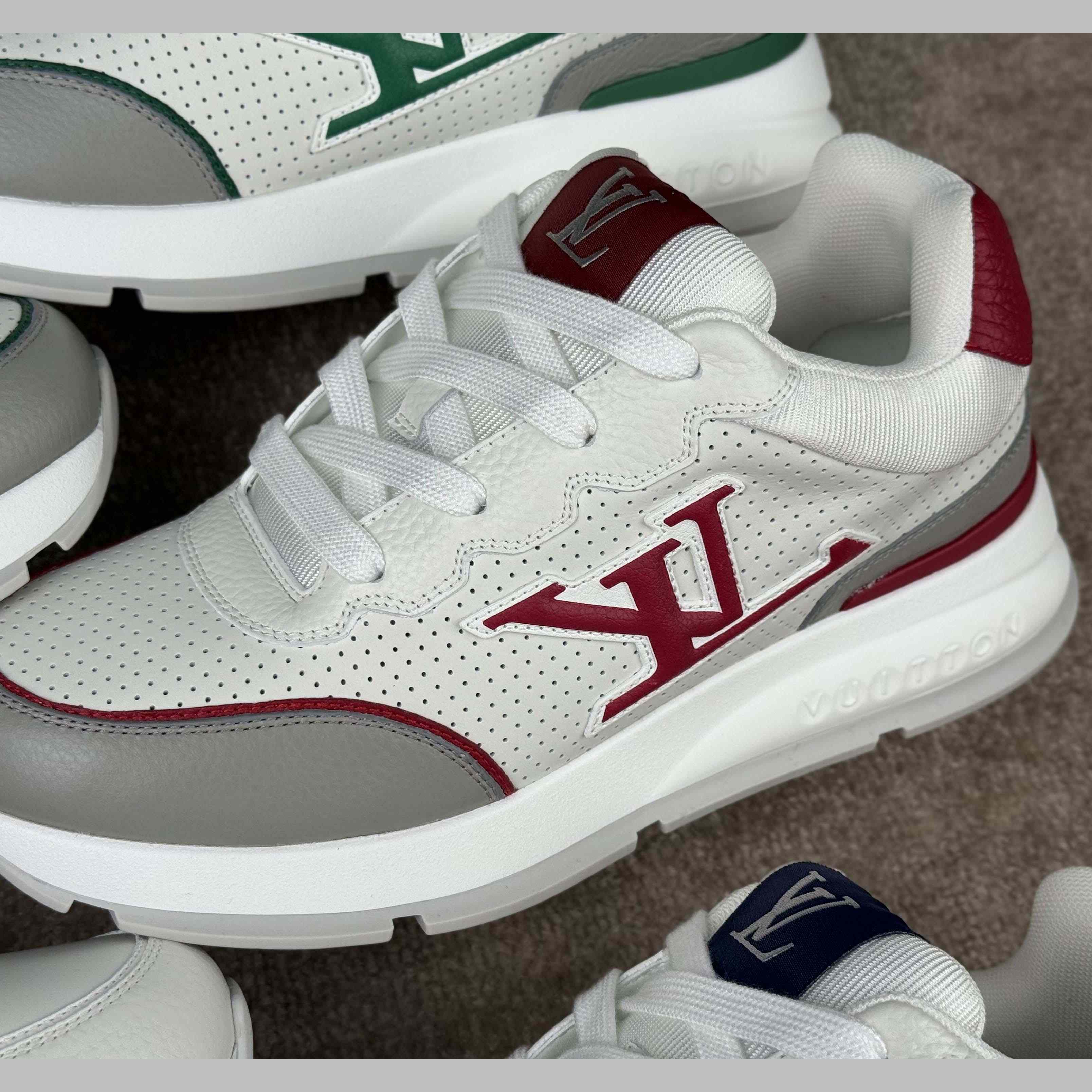 Louis Vuitton LV Classic Sneaker    - DesignerGu