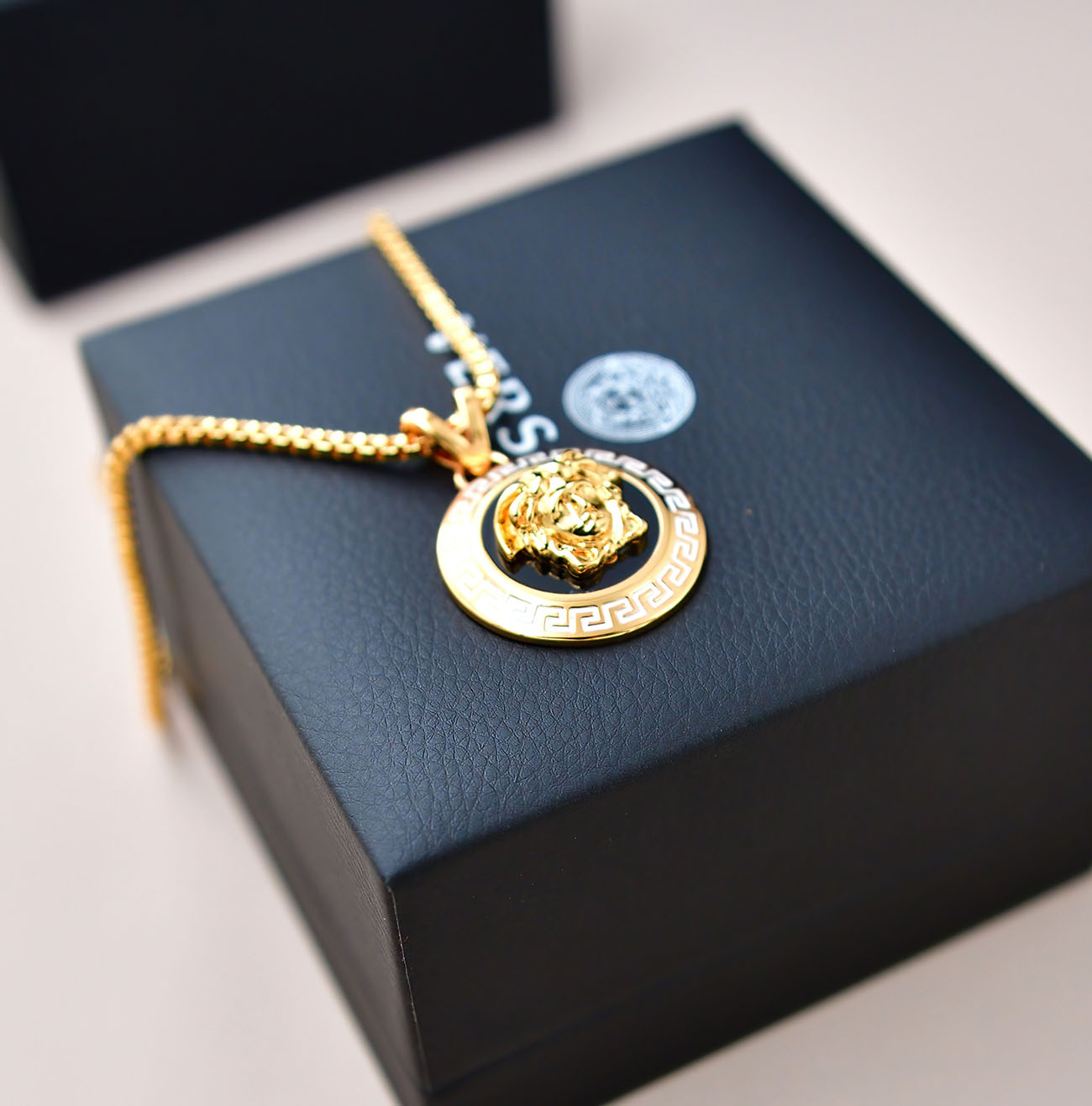 Versace Medusa Pendant Necklaces - DesignerGu