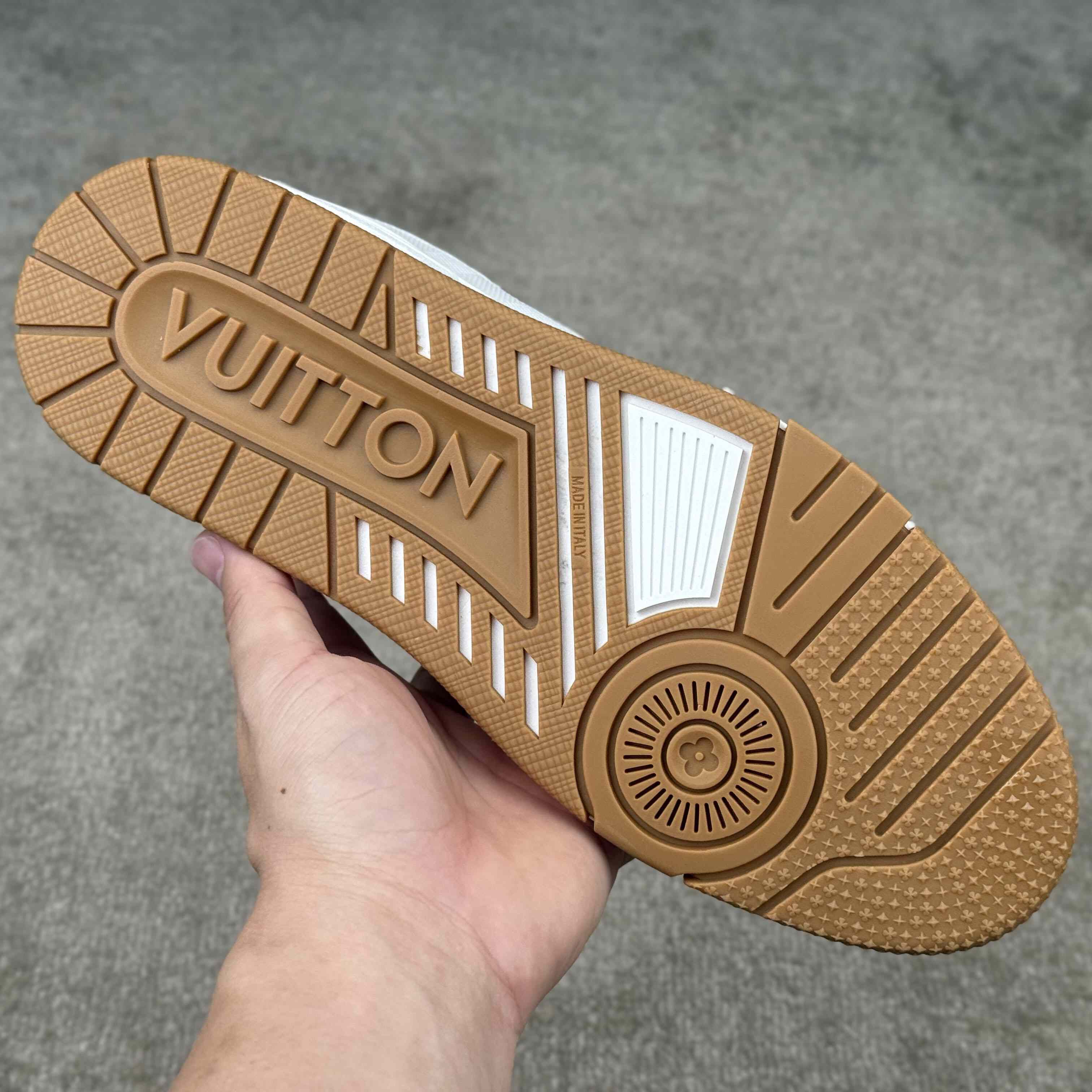 Louis Vuitton LV Trainer Sneaker   1AHTSM - DesignerGu