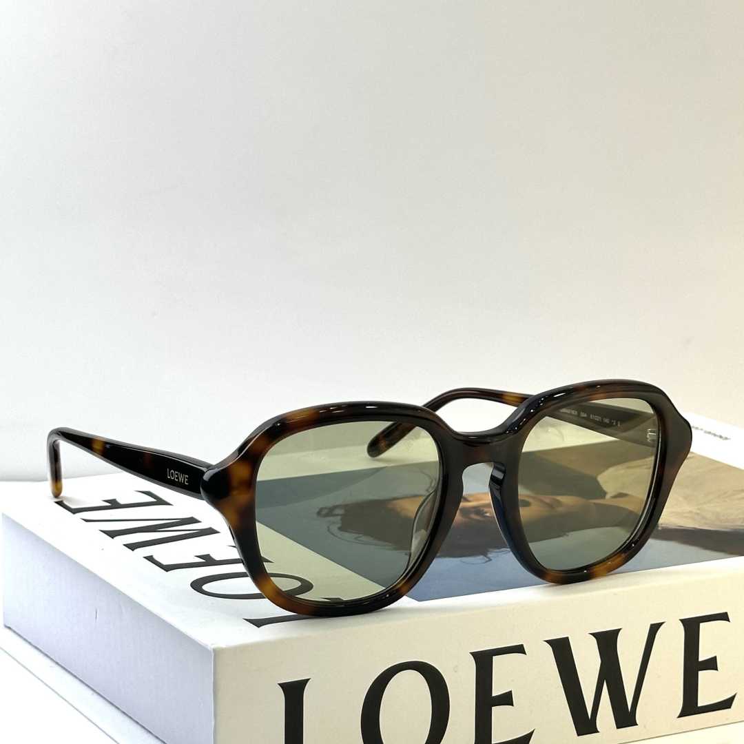 Loewe Alpha Slim sunglasses  LW40163I - DesignerGu