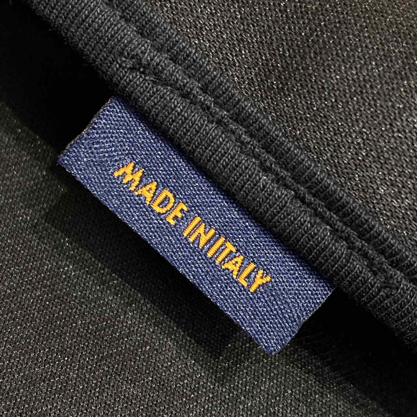 Louis Vuitton Preppy Relaxed Blazer   1AGTIP - DesignerGu