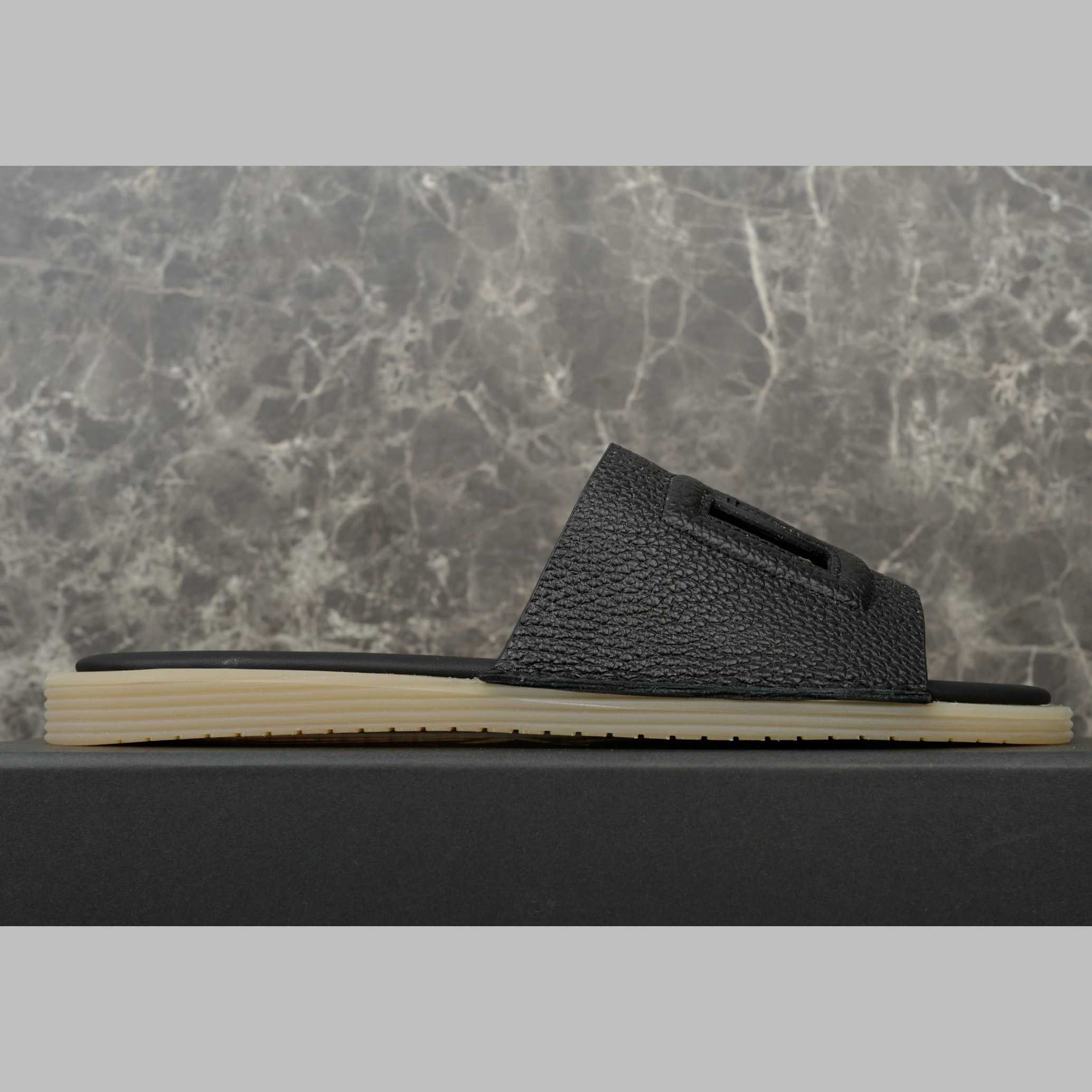 Dolce & Gabbana Black Leather Sliders - DesignerGu