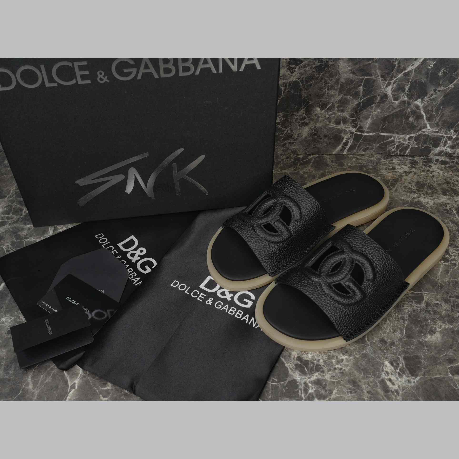 Dolce & Gabbana Black Leather Sliders - DesignerGu