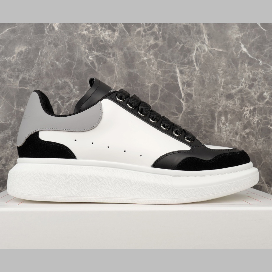 Alexander McQueen Oversized Sneaker 'Black White Grey' - DesignerGu