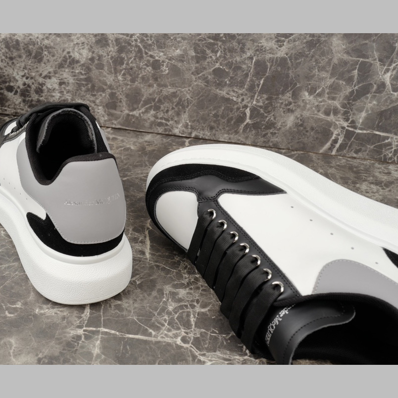 Alexander McQueen Oversized Sneaker 'Black White Grey' - DesignerGu
