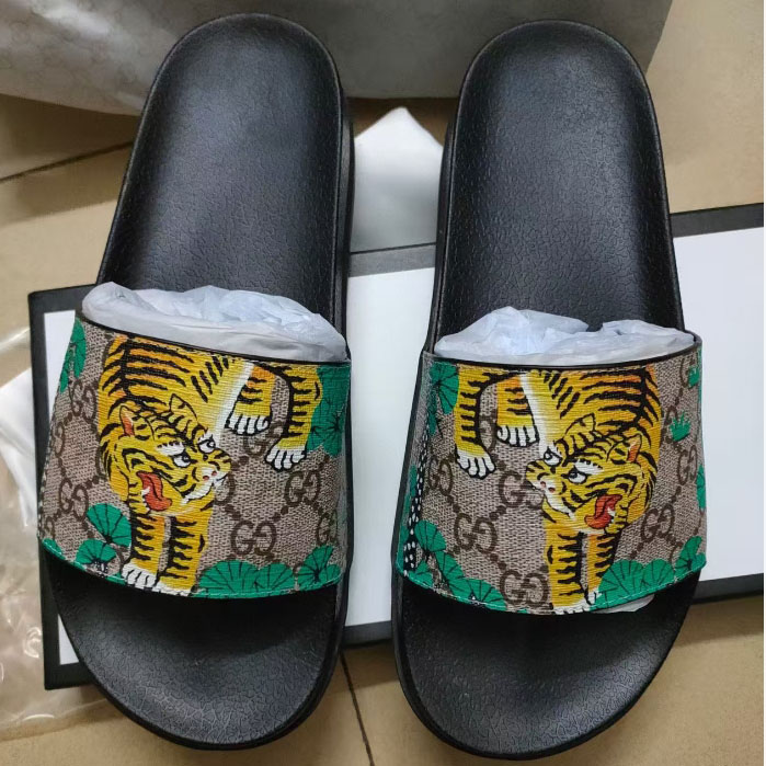 Gucci Men's Slide Sandal - DesignerGu
