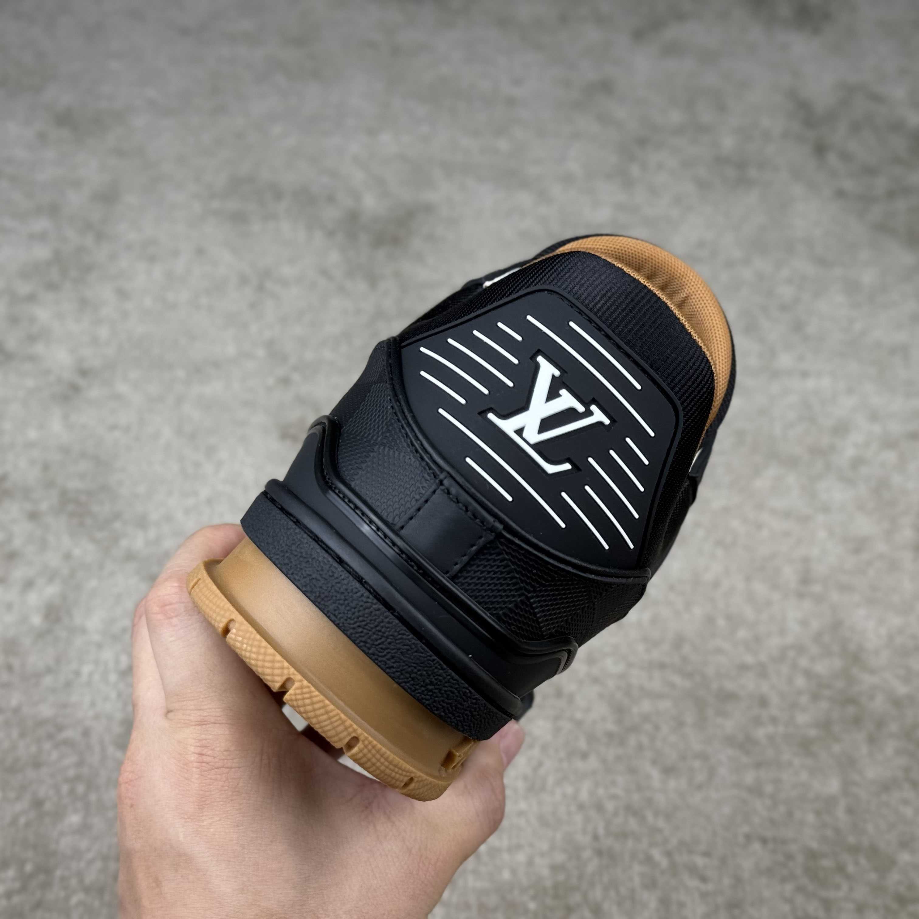 Louis Vuitton LV Trainer Sneaker   1AHTT5 - DesignerGu
